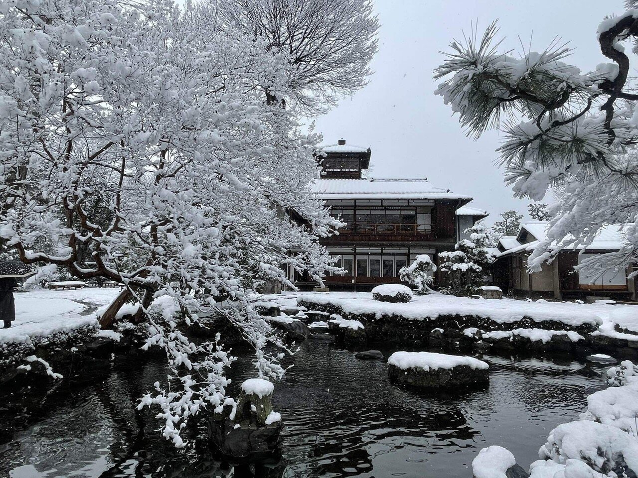 水墨画の街をいく｜マ〜