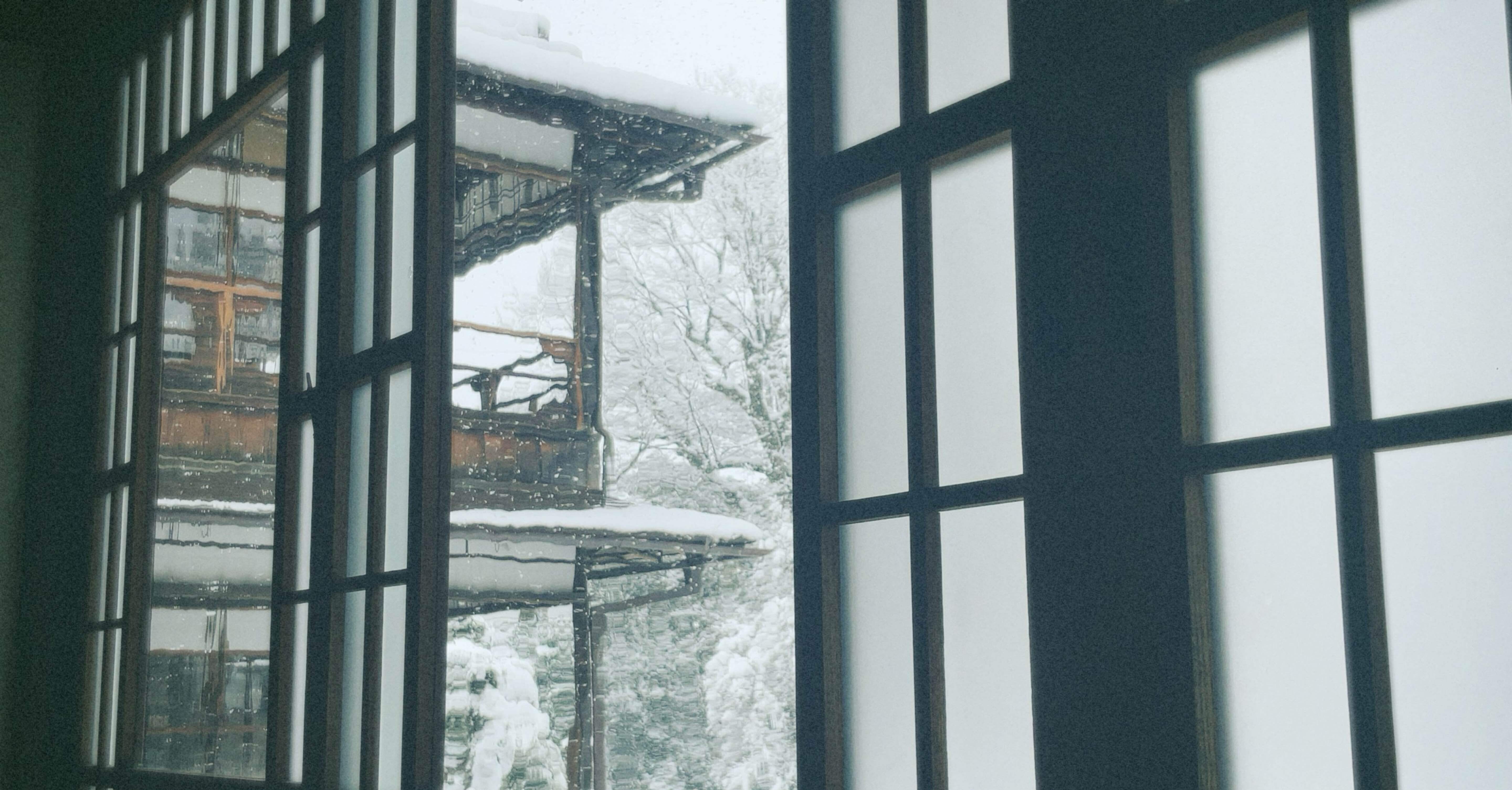 水墨画の街をいく｜マ〜