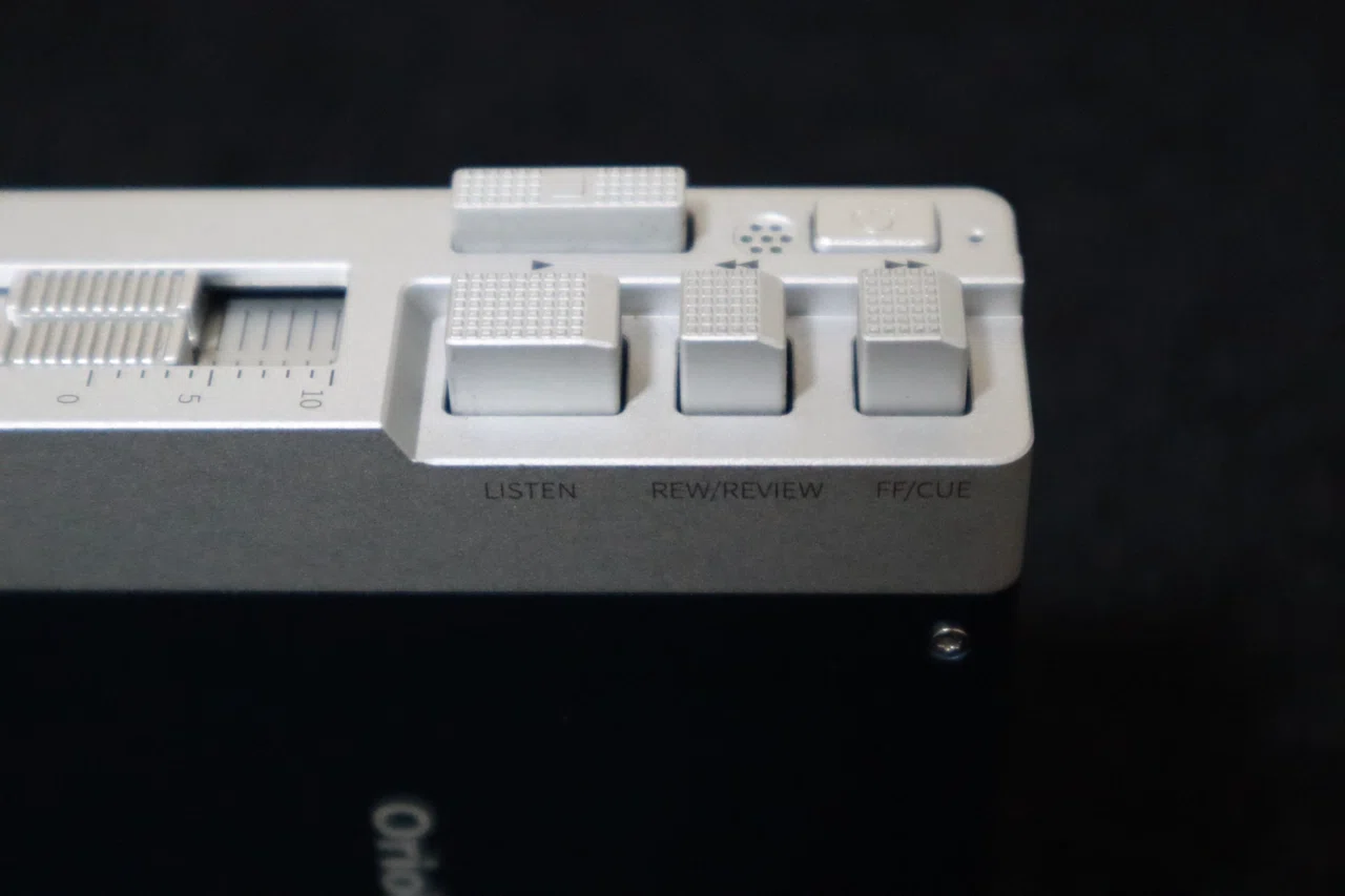 初期(初代)Oriolus 本体のみ PR】物理ボタンはロマン。音の中に「香り」が残る。レトロな外観に宿る