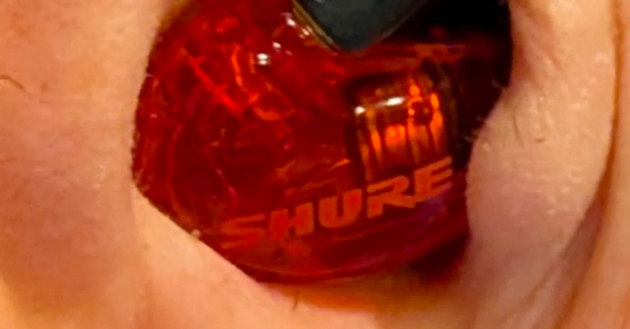 Shure SE215 （赤）｜高雄一史 (taka) ossu