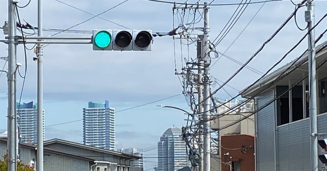 信号が青になったので前に進みます｜そよみち光