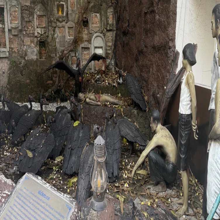 死と無常を見つめる場所 ― Wat Saket Ratchawora Mahawihan