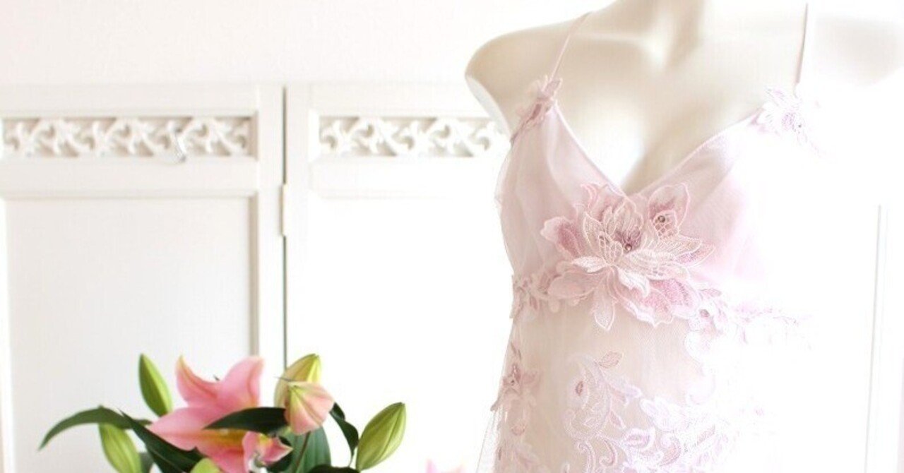 Vol.58｜― やわらかな優美さを纏う、彫刻のようなランジェリードレス