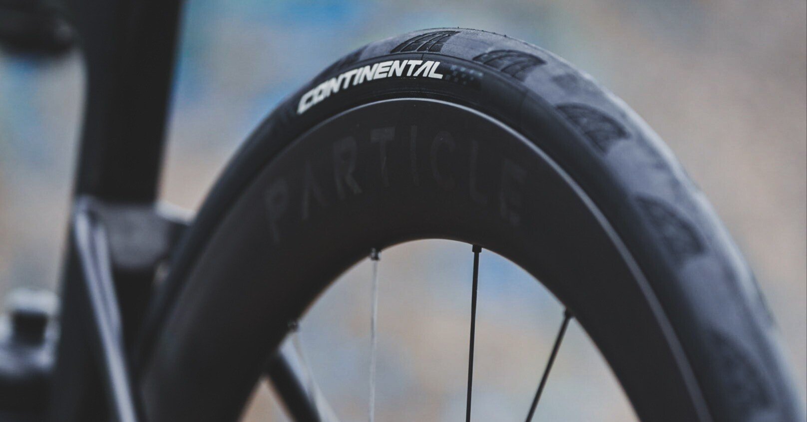 1000g以下の領域。52mmハイト995g圧倒的軽量を実現したPARTICLE新型GCX