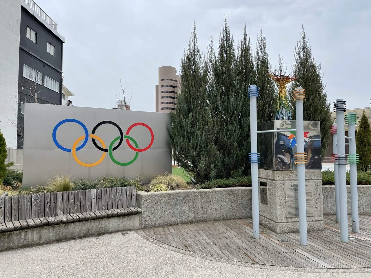 ミラノ・コルティナ五輪を観ながら思い出した。日帰りで長野五輪に行っ 