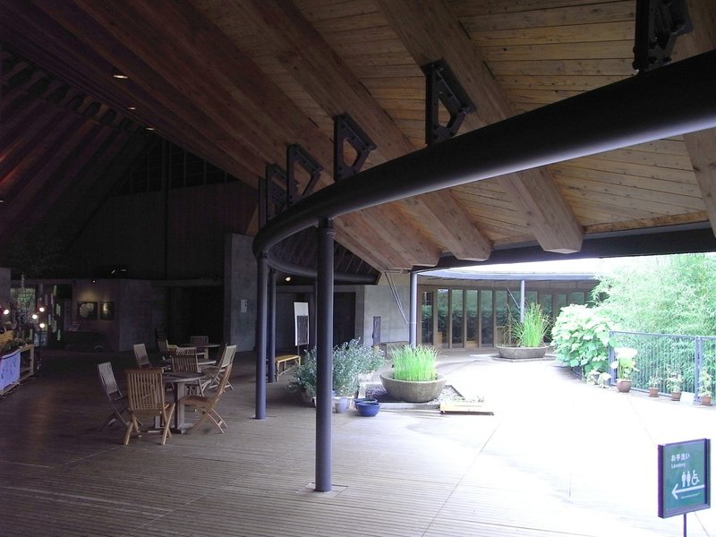 馬蹄形の大屋根空間 牧野富太郎記念館 建築物語 11 ぱなおとぱなこ Note