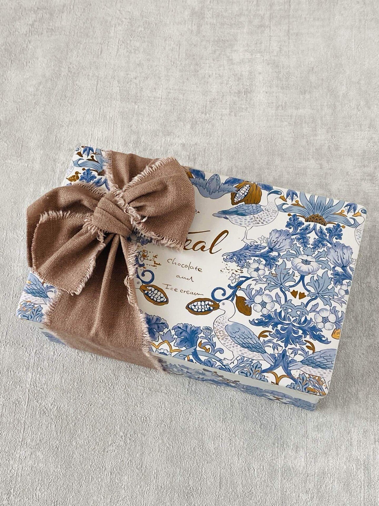 チョコを存分に楽しめる♪カモのクッキー缶｜Tamara