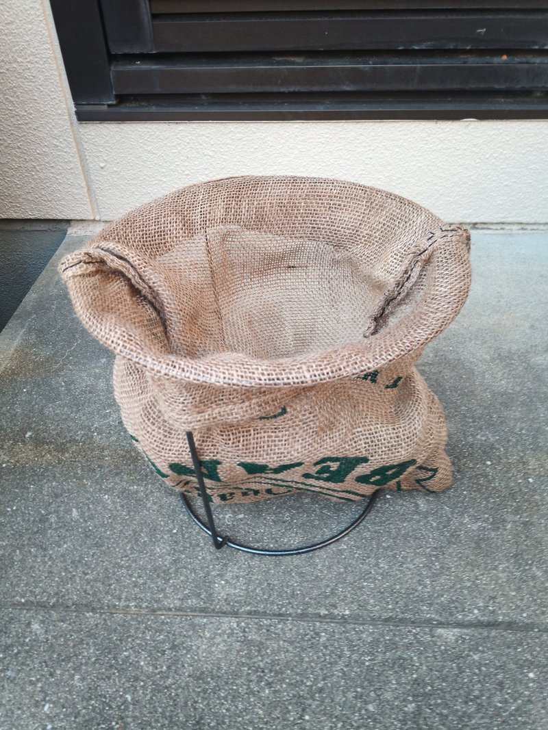 0円 税別 で麻袋植木鉢を作ってみる 諸行 Note