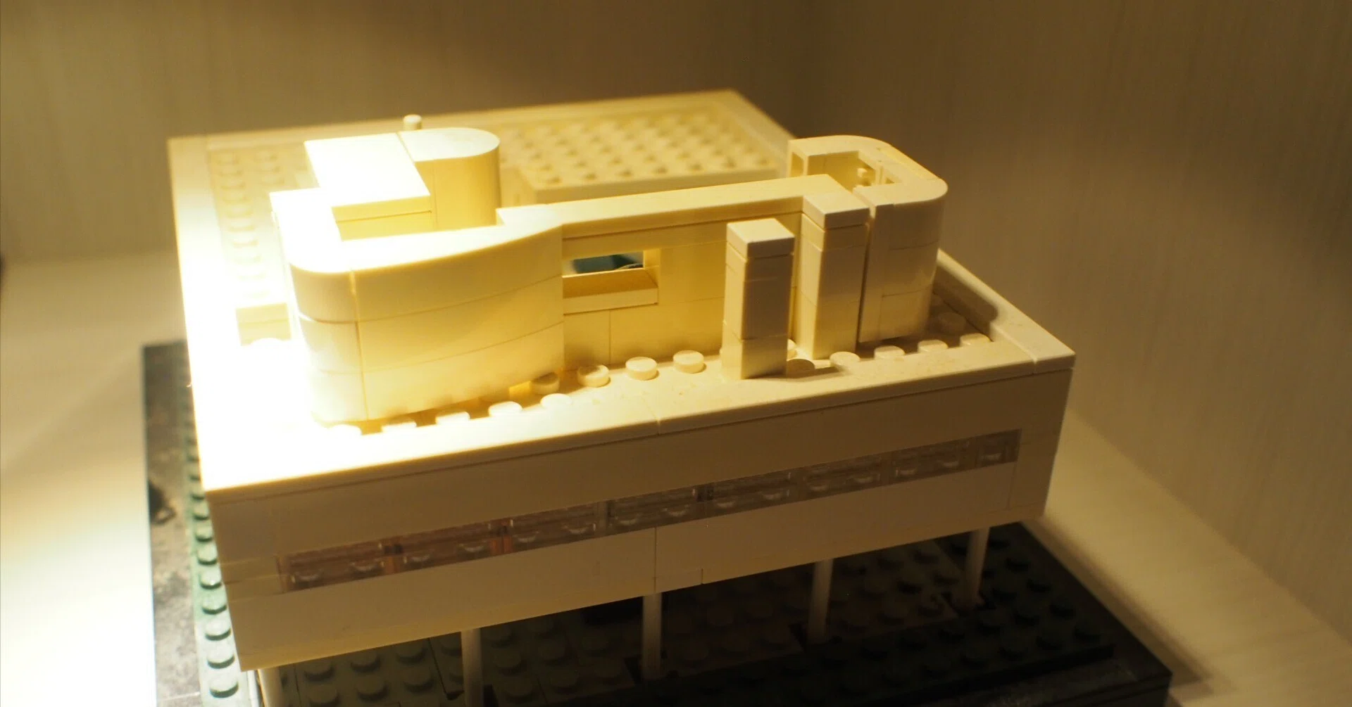 LEGO Villa Savoye: A Model of the Universe｜サカモトテツ