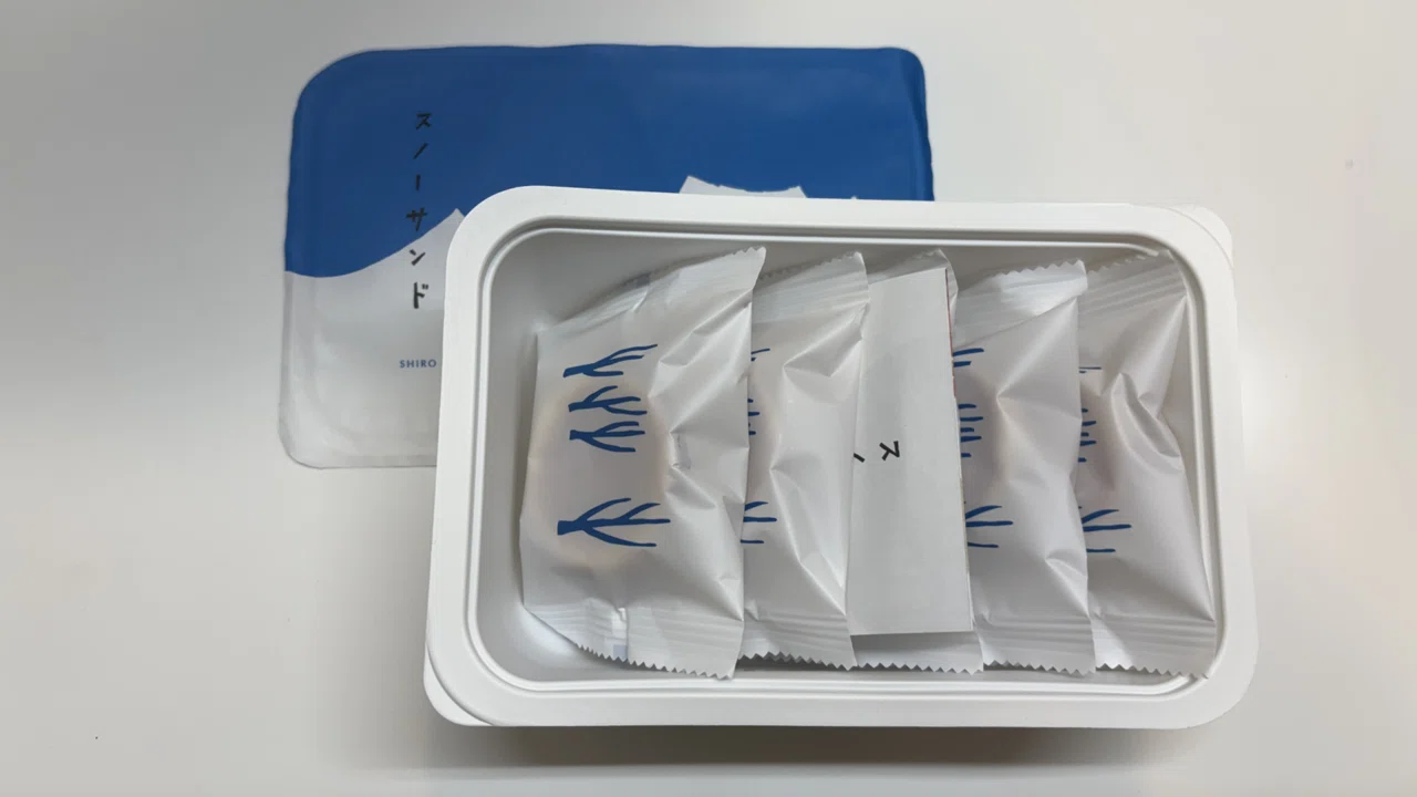 SNOWSスノーサンド白と黒の違いは？2種類を実食徹底比較【味・甘さ