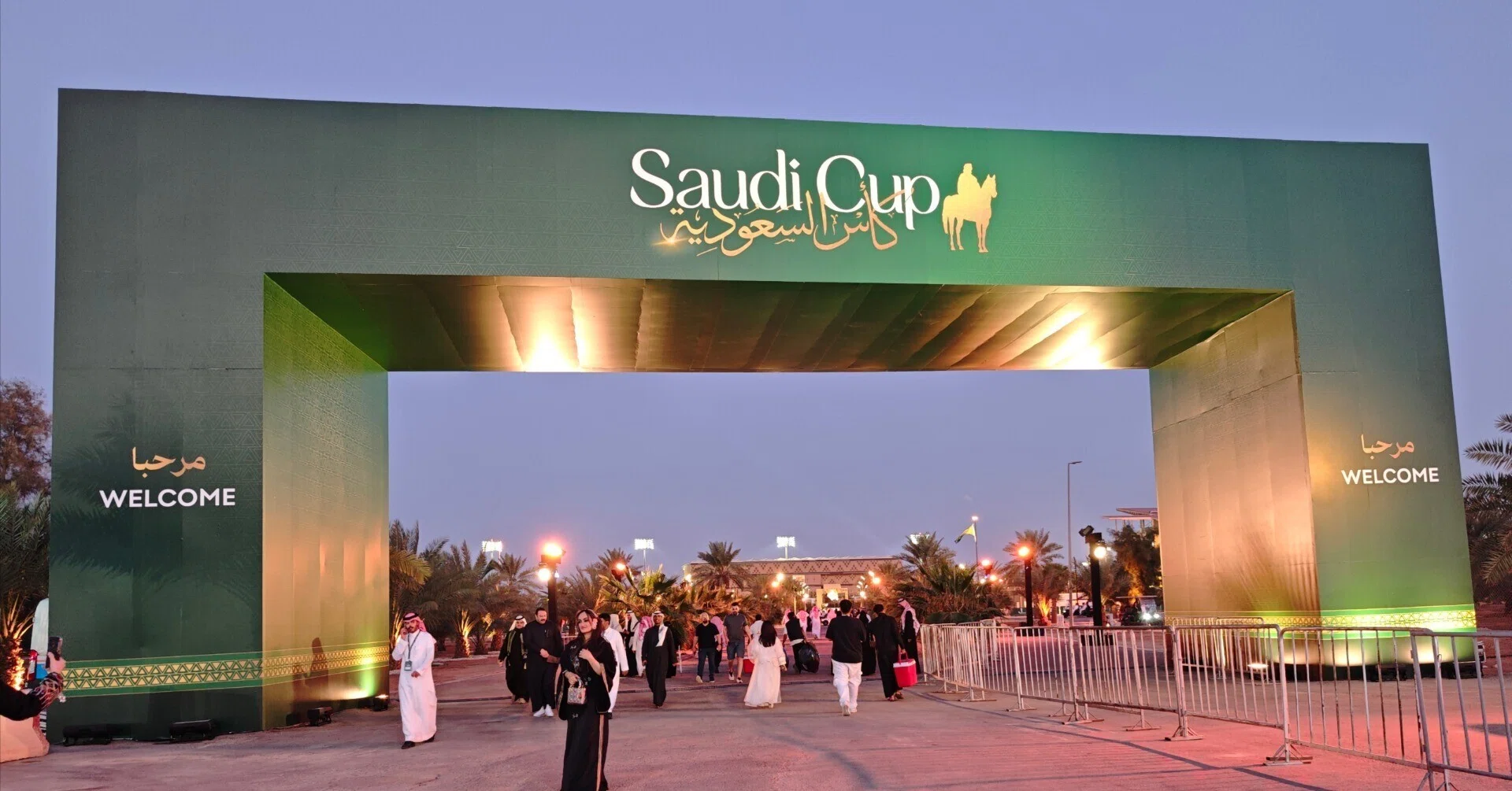サウジカップ Saudi Cup 2026 公式プログラム 両日2点セット 新品 Saudi Cup サウジカップ 2025 公式レーシングプログラム - メルカリ