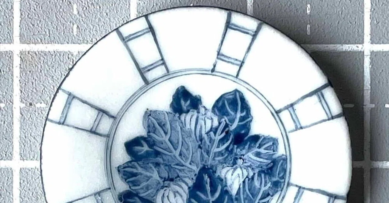 Spring on a Plate｜工房てると// 試行錯誤のミニチュア陶芸クリエイター