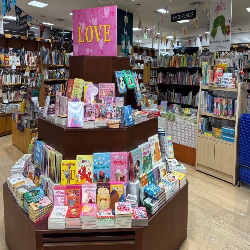 滞在時間、5分⌛️💦Books Kinokuniya Tokyoで急いで買い込んだ英語