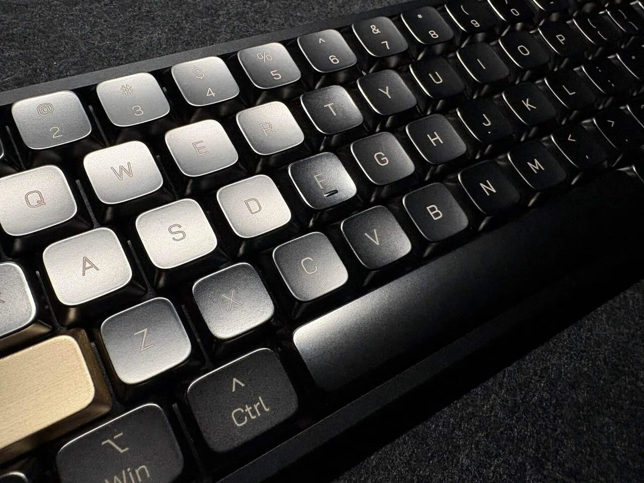 PR】Awekeys Airという世界初のロープロファイルメタルキーキャップを