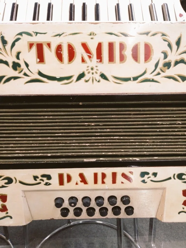 1935年製のTOMBOアコーディオンPARIS｜アコーディオン横丁