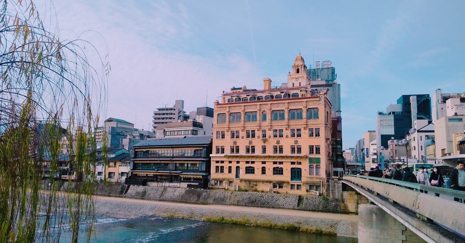 冴えない会社員だった俺が京都で町興しの映画祭を頑張ったら1本のアニメが出来上がってしまったお話 その2 石塚就一 Note 冴えない会社員だった俺が京都で町興しの映画祭を頑張ったら1本のアニメが出来上がってしまったお話 その2 石塚就一 Note