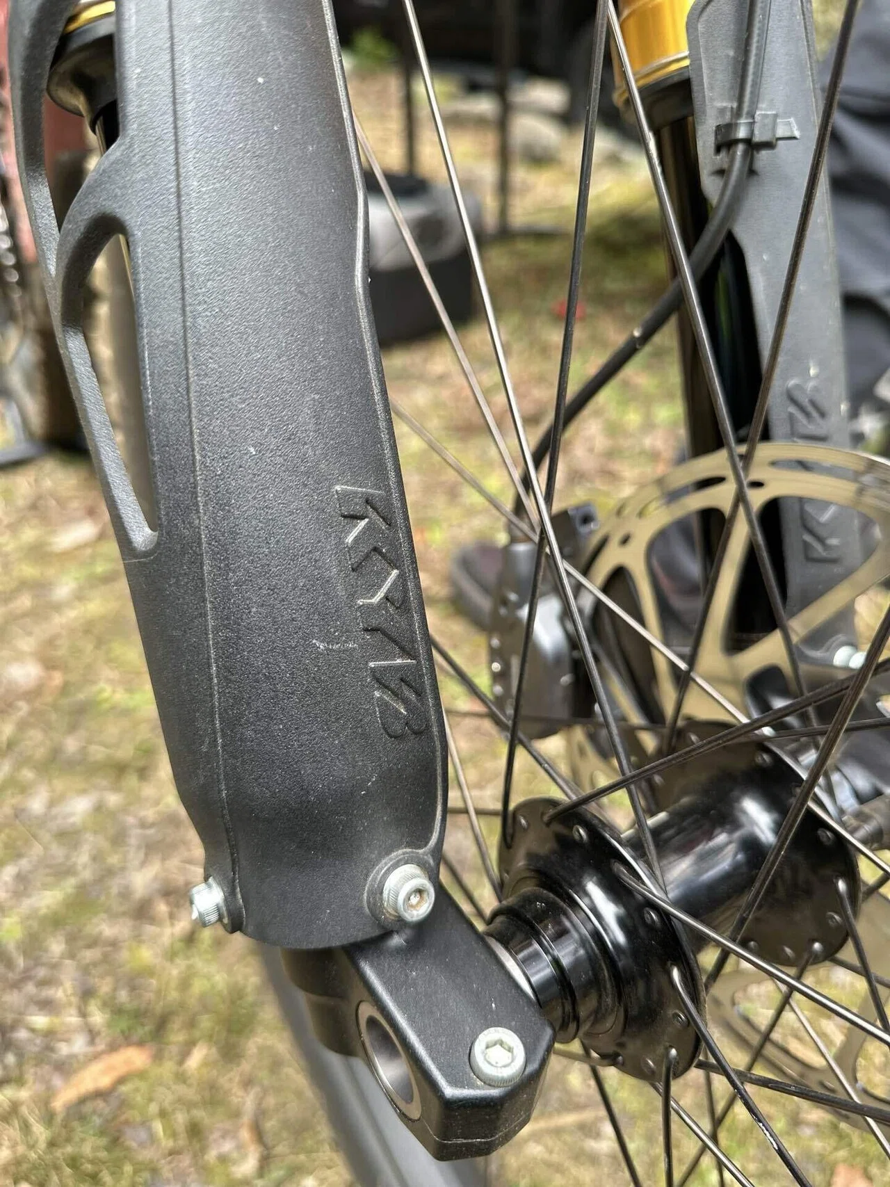 KYB エアサスペンション フロント左右セット