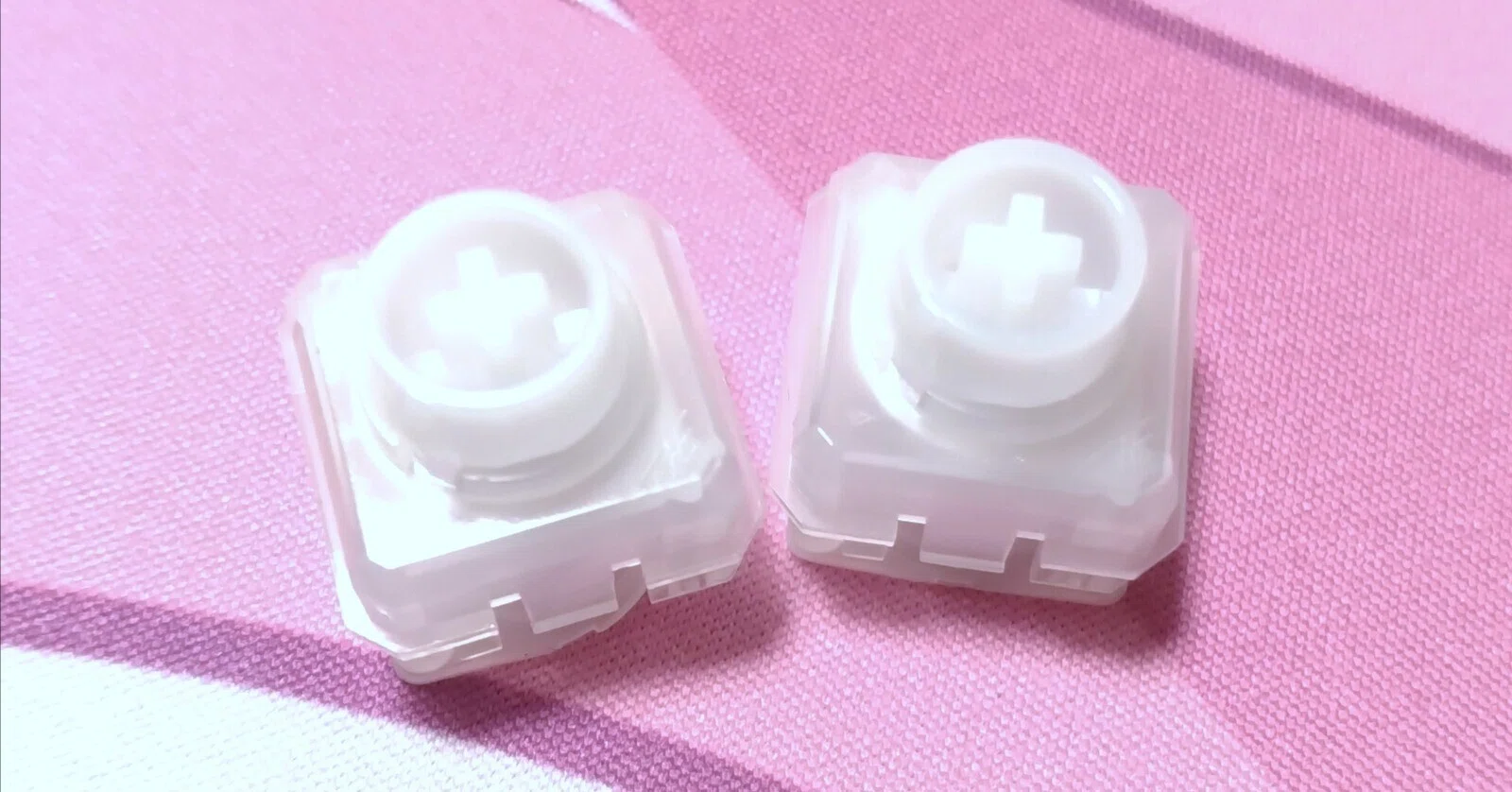 XVX HE EC 2in1 Whisper Switch ラバードームが不思議な感触の磁気