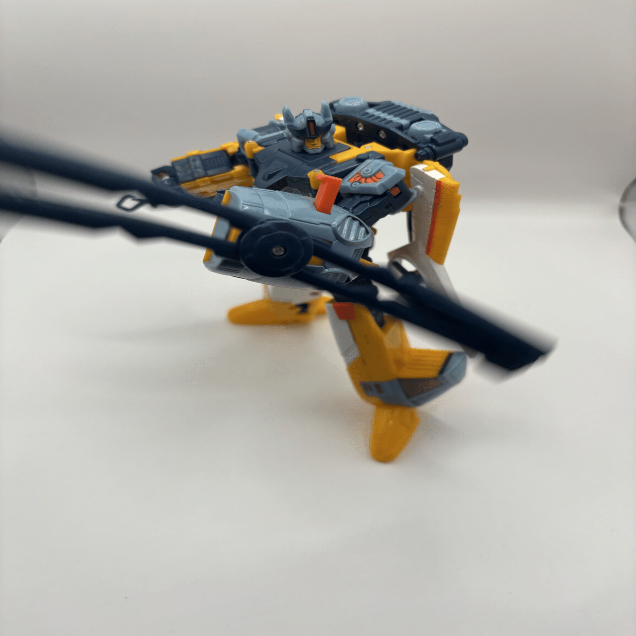 ヘリの優男コンボイとガルバトロンに改造された男[ギャラクシー