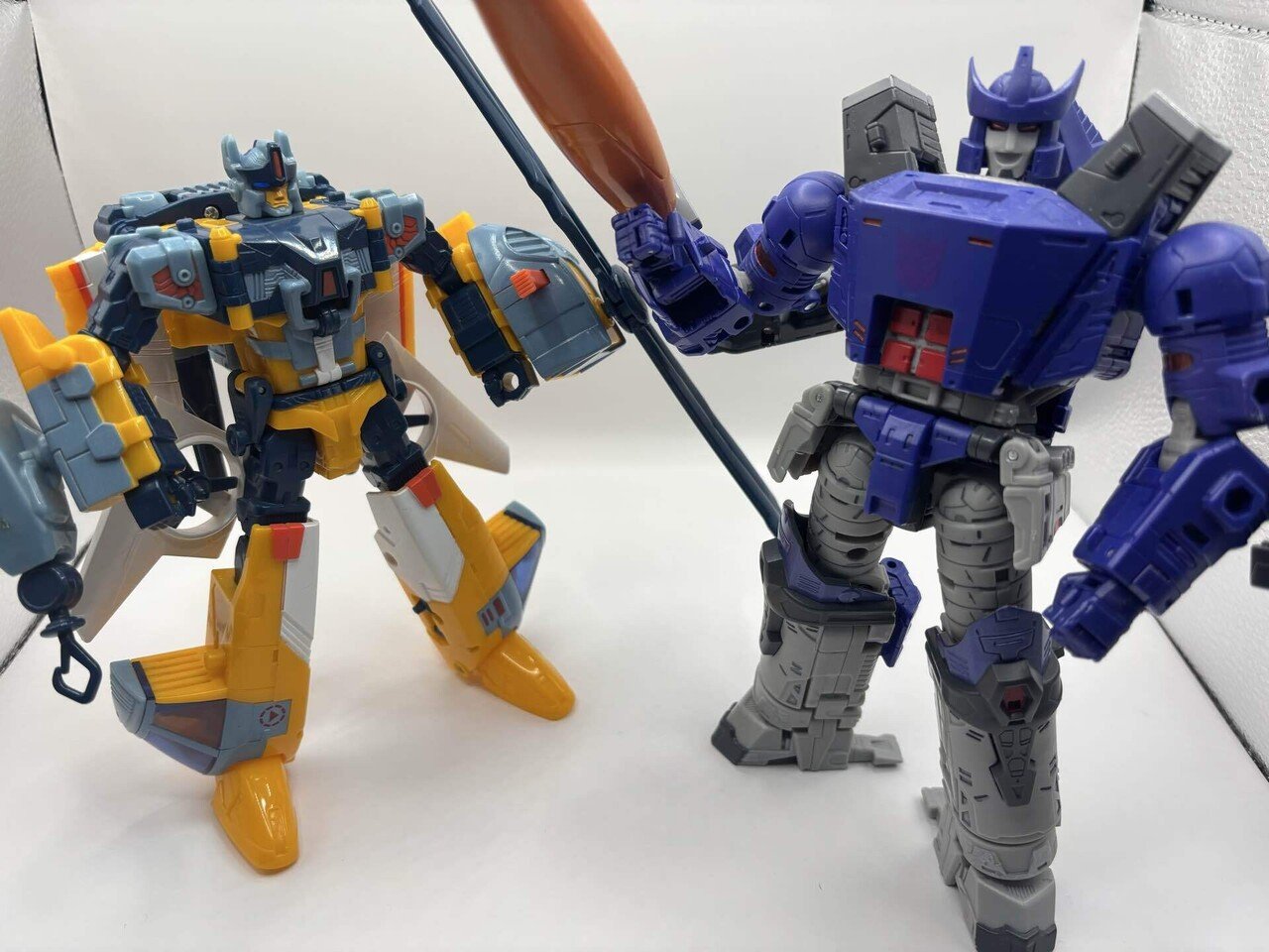 ヘリの優男コンボイとガルバトロンに改造された男[ギャラクシー