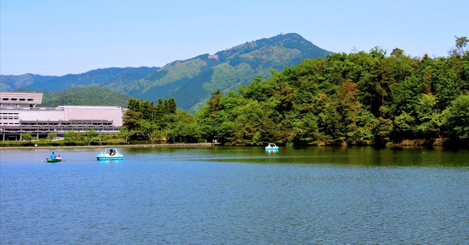 知の探検家・梅棹忠夫が考えた京都人にとっての比叡山の意味｜偉人たち