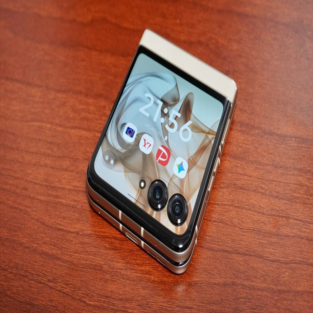 ポケッタブルにAIを呼び出せるサブスマホとして「motorola razr 50s