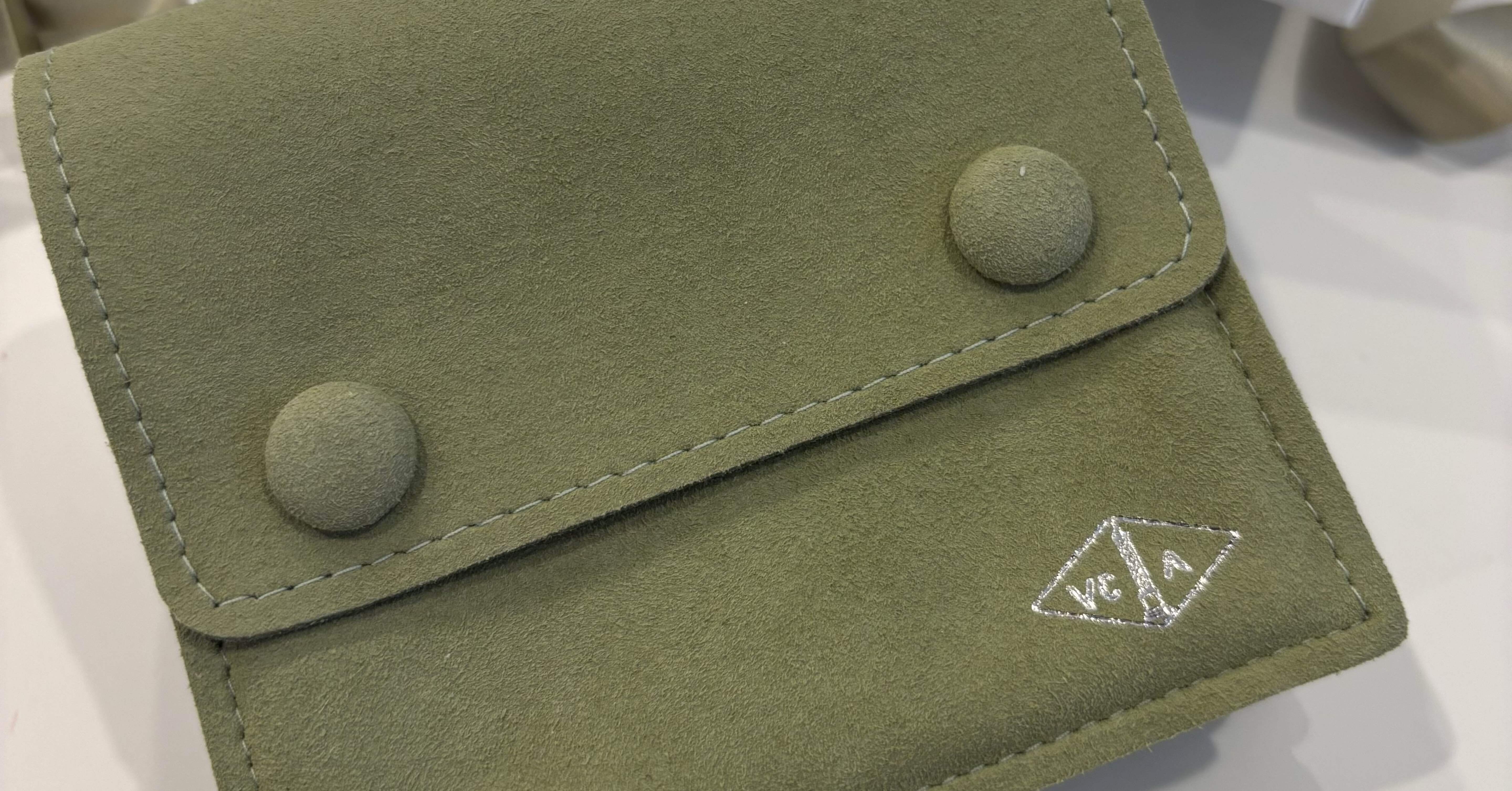 Van Cleef & Arpels 2点購入/開封しました｜貪欲のナナ