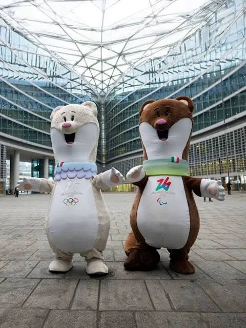 ミラノ冬季五輪、謎キャラクター「ティナ」と「ミロ」｜ちも