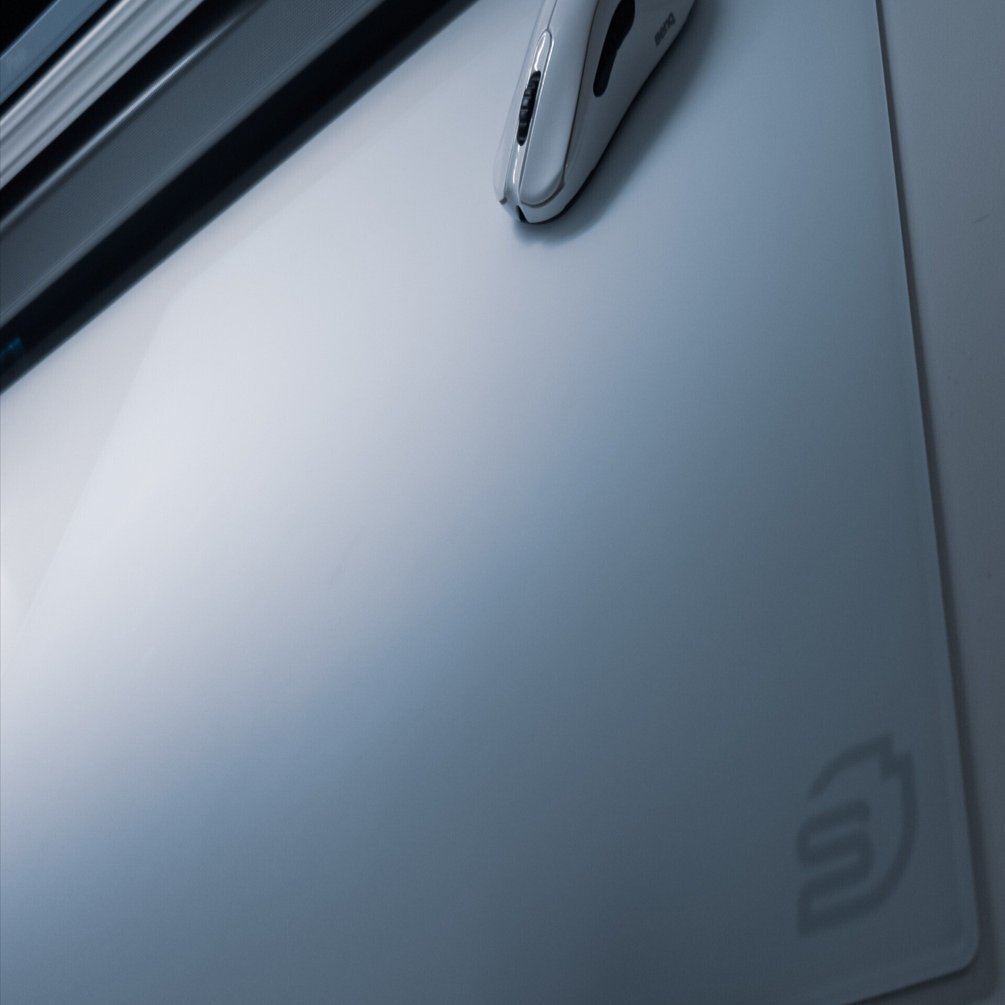 Storia Nulla White】6600円という圧倒的低価格のガラスマウスパッド