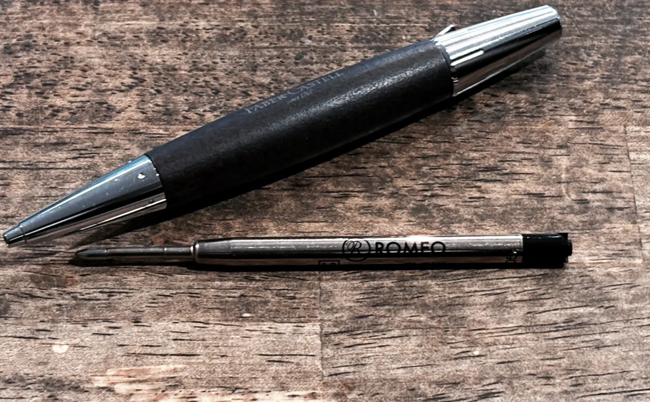 愛用の一本｜【Faber-Castell エモーション 梨の木】ボールペンの魅力