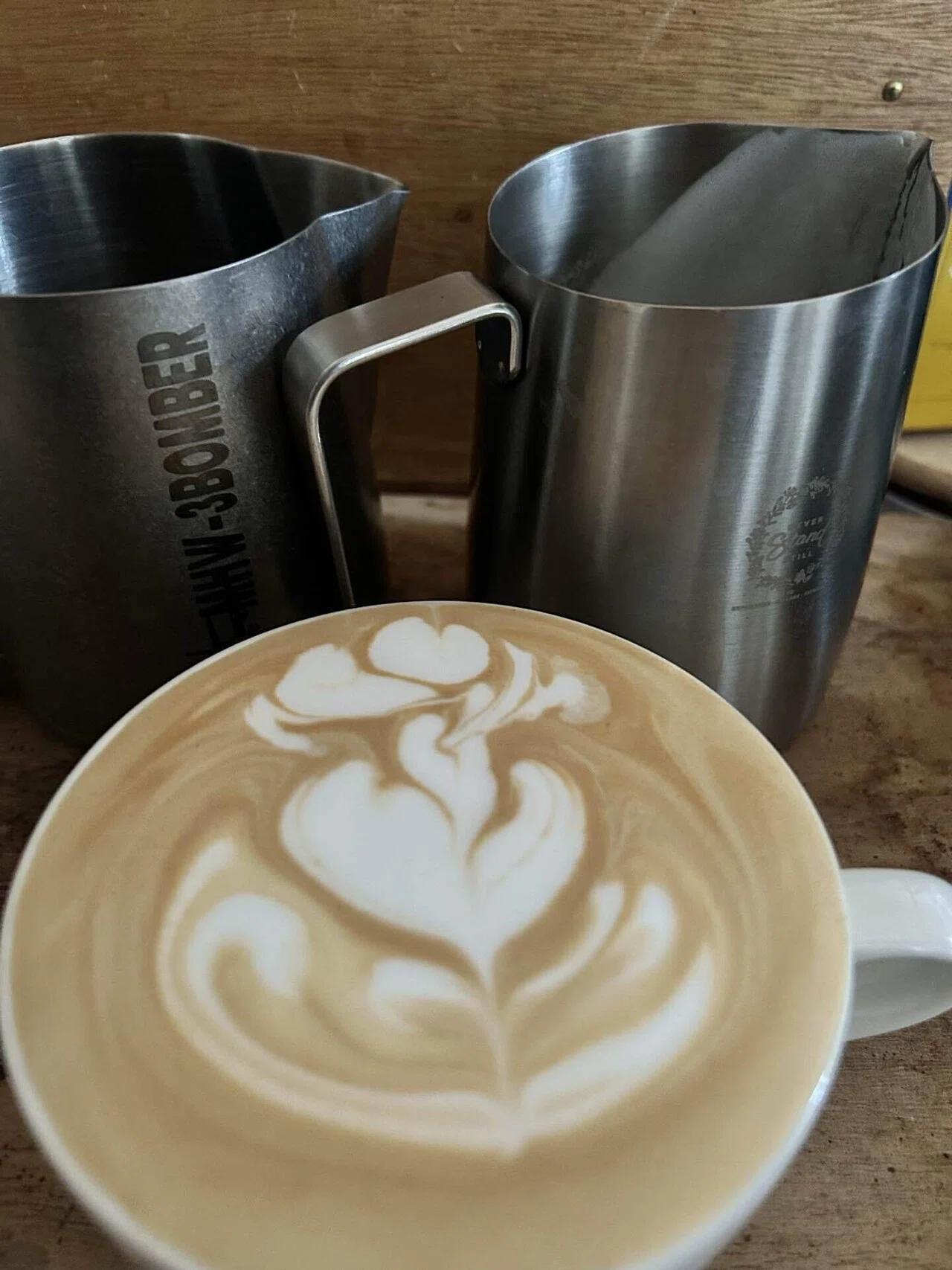 青を基調としたカフェ『BLUE ROSE COFFEE』｜コーヒーに合う本屋さん
