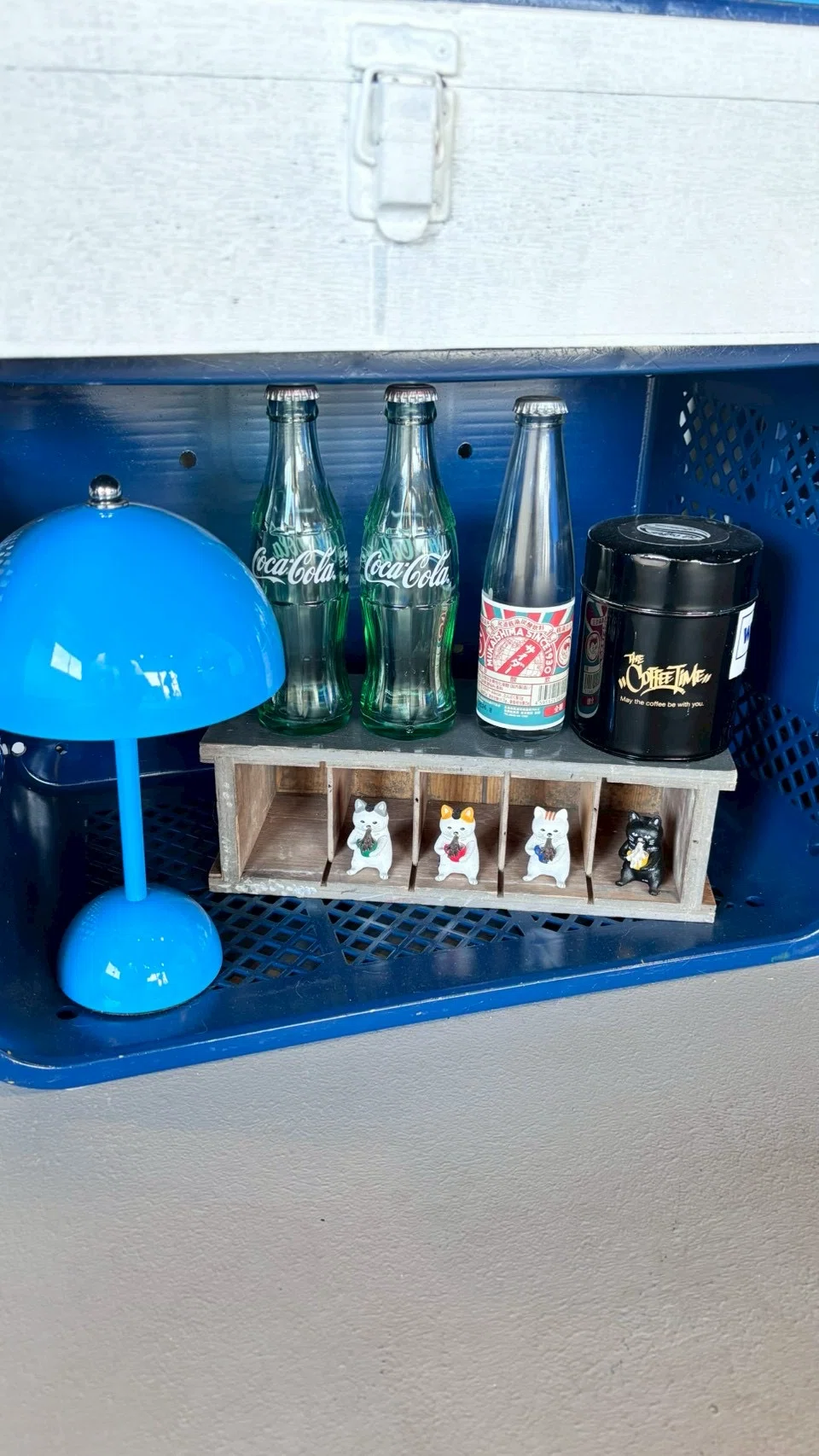 青を基調としたカフェ『BLUE ROSE COFFEE』｜コーヒーに合う本屋さん