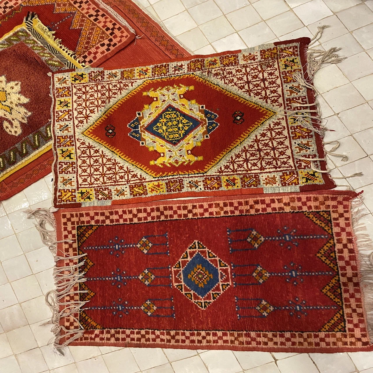 モロッコの赤い絨毯に魅せられて（フェズ編）｜フードトラベラーこやん