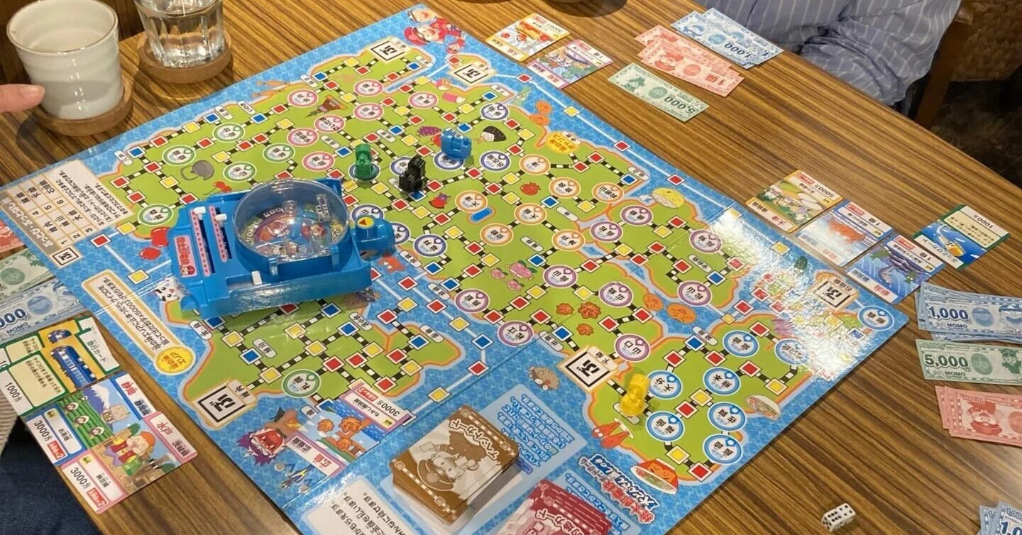 桃太郎鉄道 桃 鉄 ボード ゲーム 桃太郎電鉄 昭和 平成 令和も定番