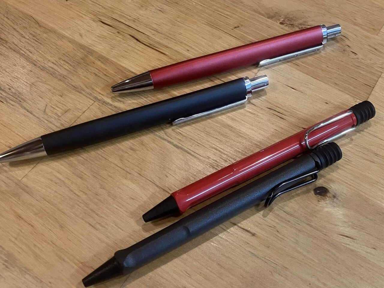 t*8様 ロイヤル・サファリ（ Safari）　タイプライター　196 ボールペンの赤ジェットストリーム化 ステッドラートリプラス・LAMY
