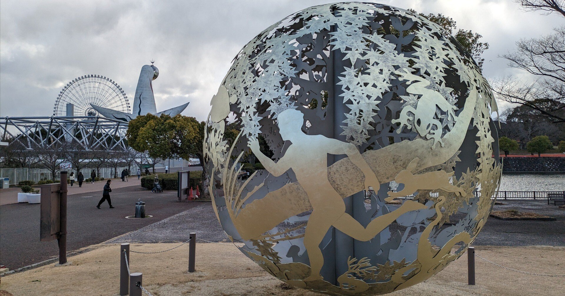 アフター万博】2026年も止まらない！万博公園に移設されたいのちの球を