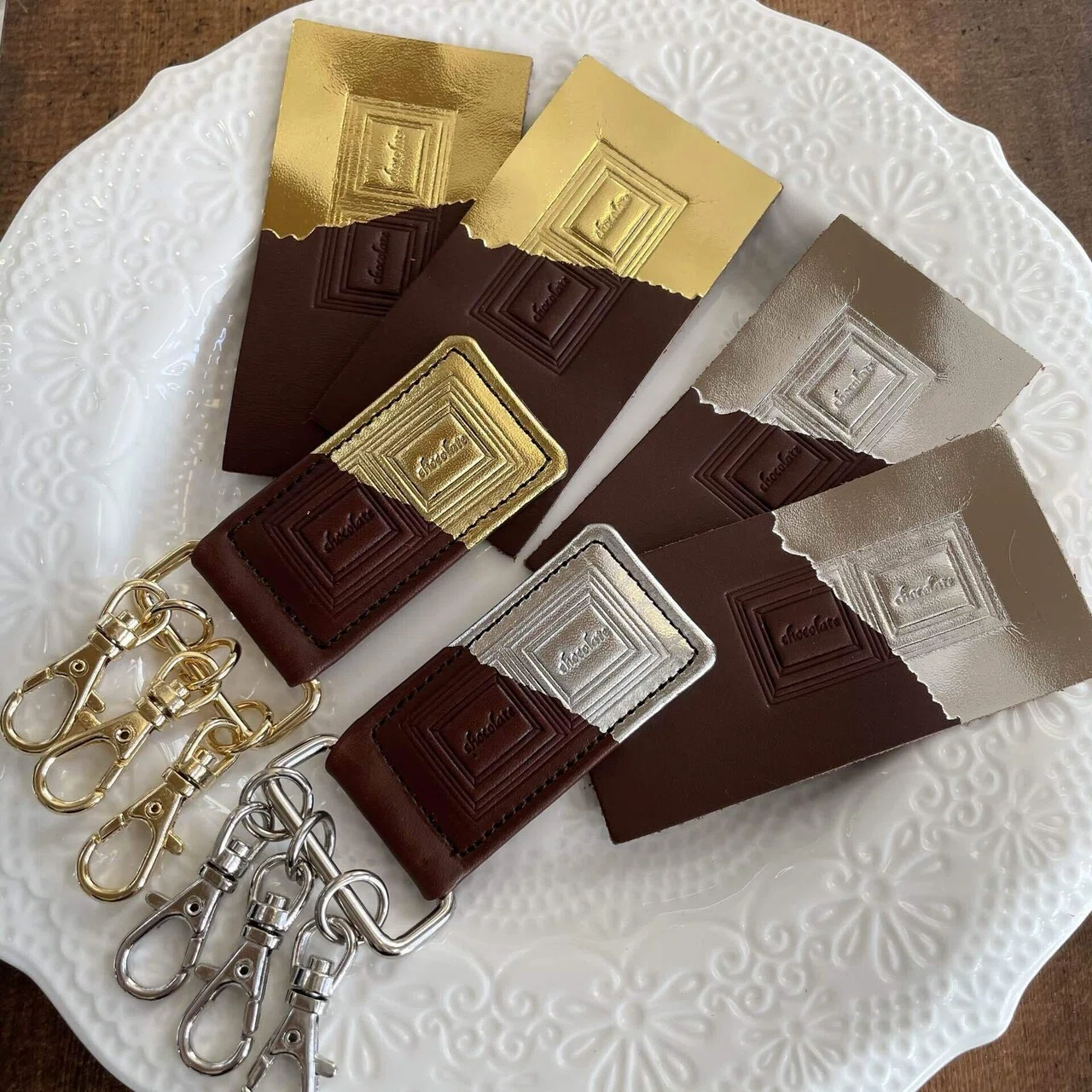 革小物｜革のチョコ・加工と素材選びのあいだで揺れ続けた日々｜Trooms 