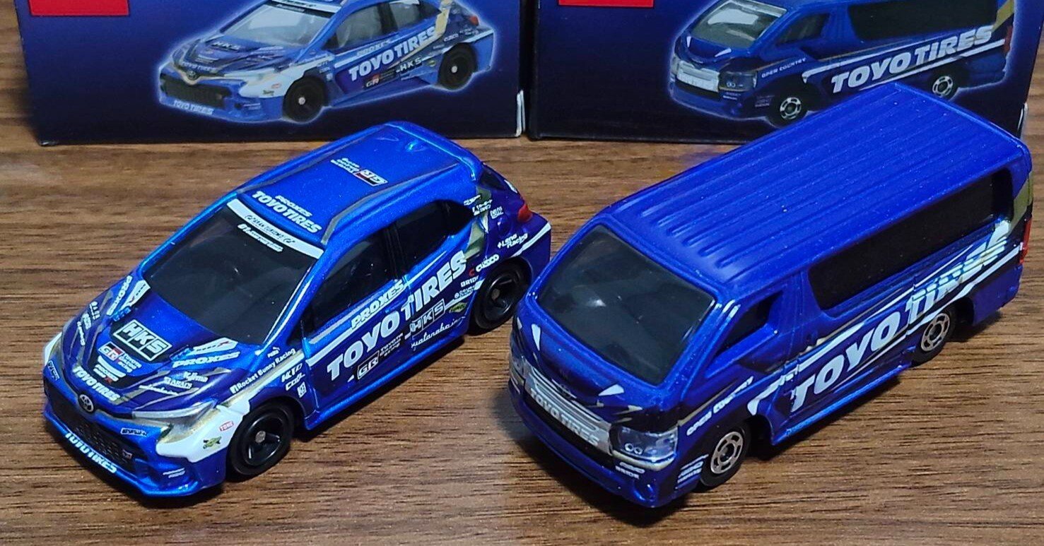 サポルト特注トミカ『Team TOYOTIRES DRIFT』GRカローラ＆ハイエース
