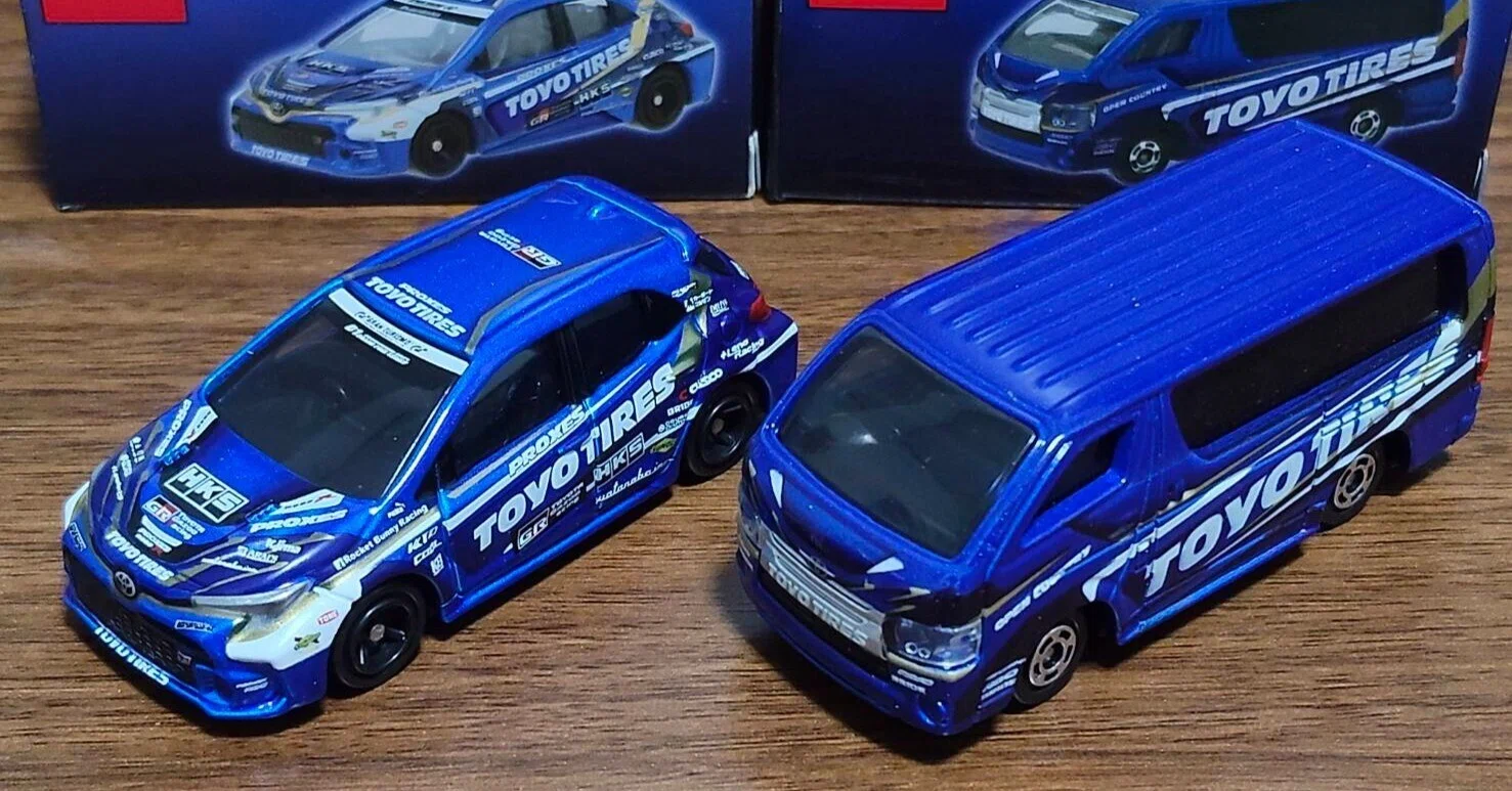 サポルト特注トミカ『Team TOYOTIRES DRIFT』GRカローラ＆ハイエース
