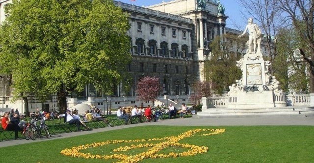 オーストリア ウィーンのど真ん中 緑あふれるブルク庭園を散策 Hyorowien Note オーストリア ウィーンのど真ん中 緑あふれるブルク庭園を散策 Hyorowien Note