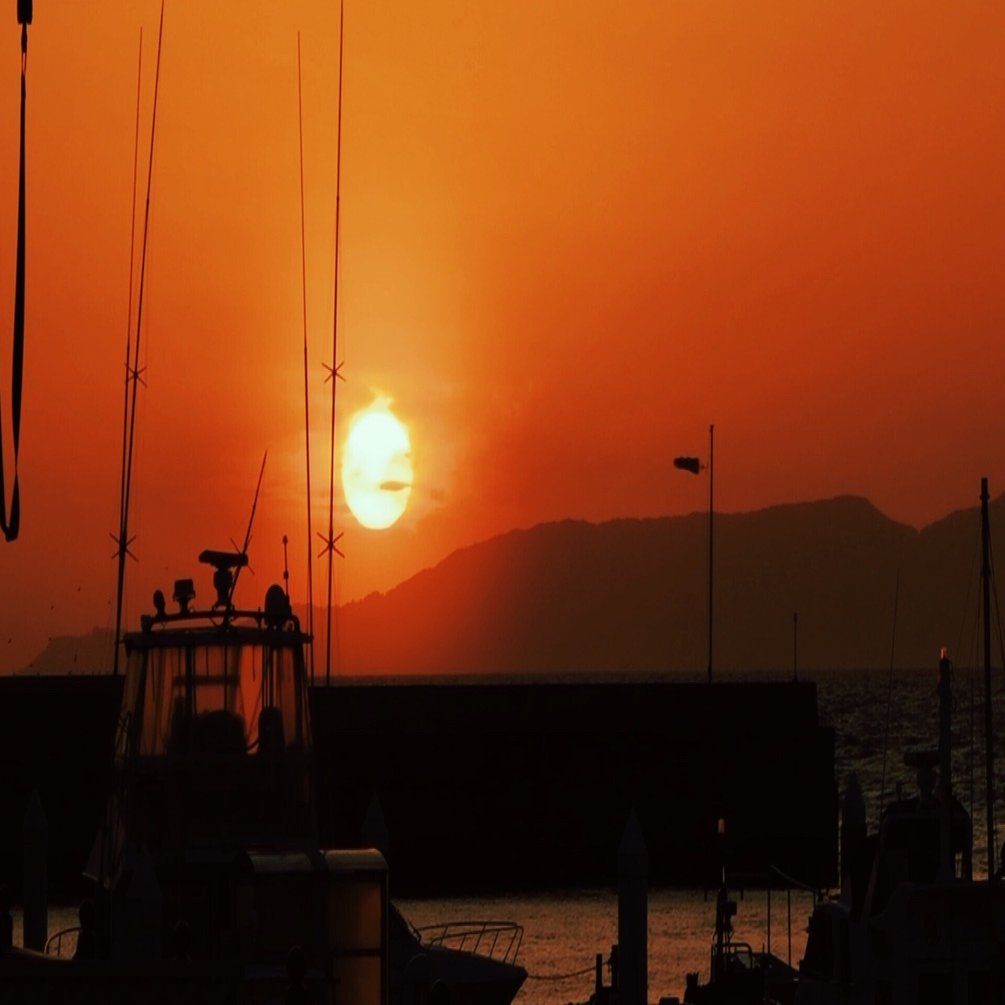 作例】燃える夕焼けの海/XF50MM F1.0/カメラ・写真｜北岡＠カメラ/写真