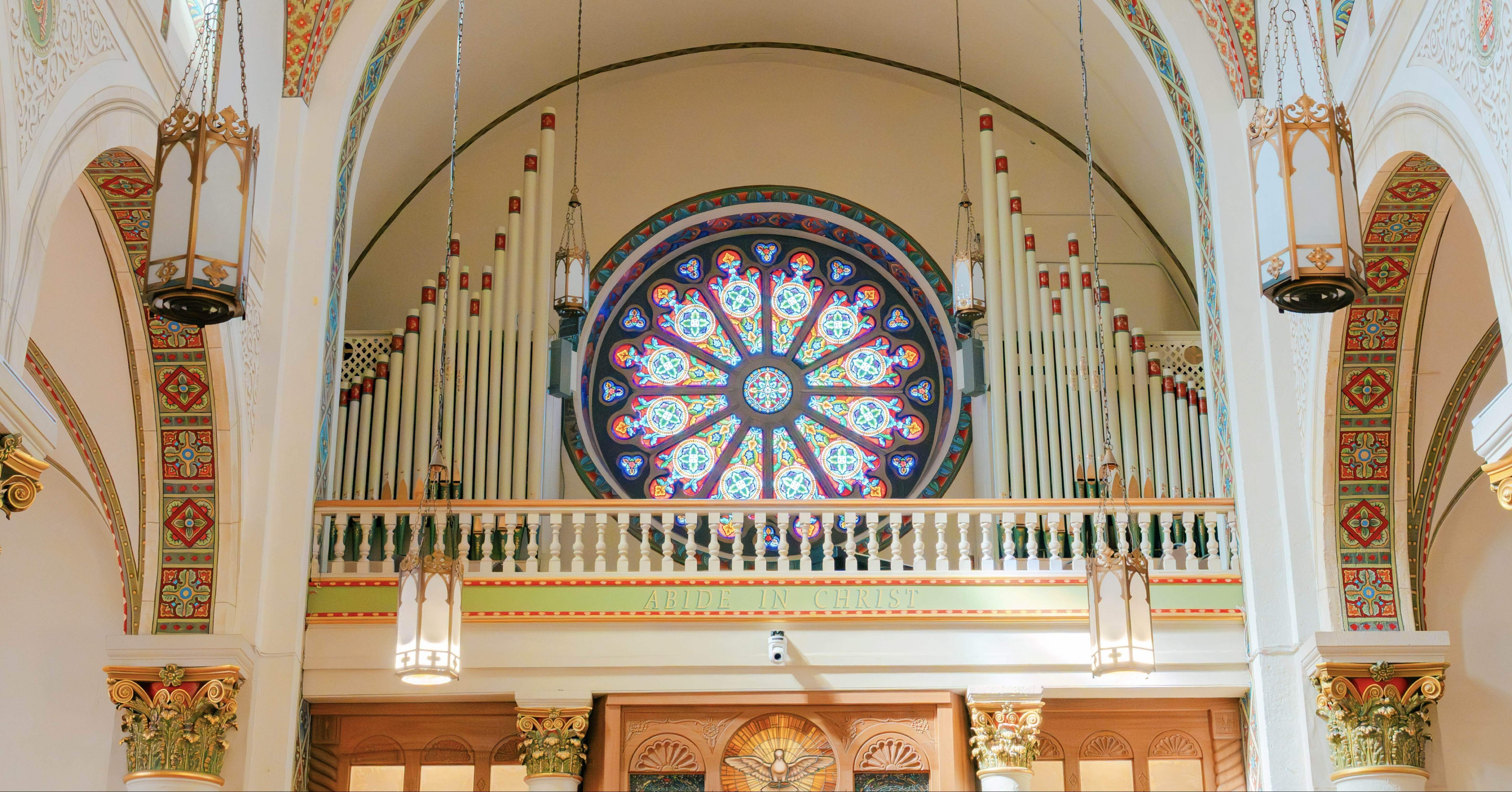 旅写真日記】サンタフェ#3📍 光を放つステンドグラスの教会⛪️｜YUKO