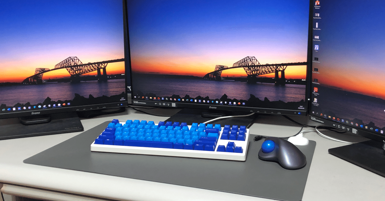 Note 75: 自宅作業にトリプルディスプレイ最高！｜Chihiro Fukazawa