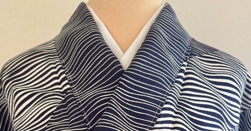ゼブラ風揺らぎ縞着物