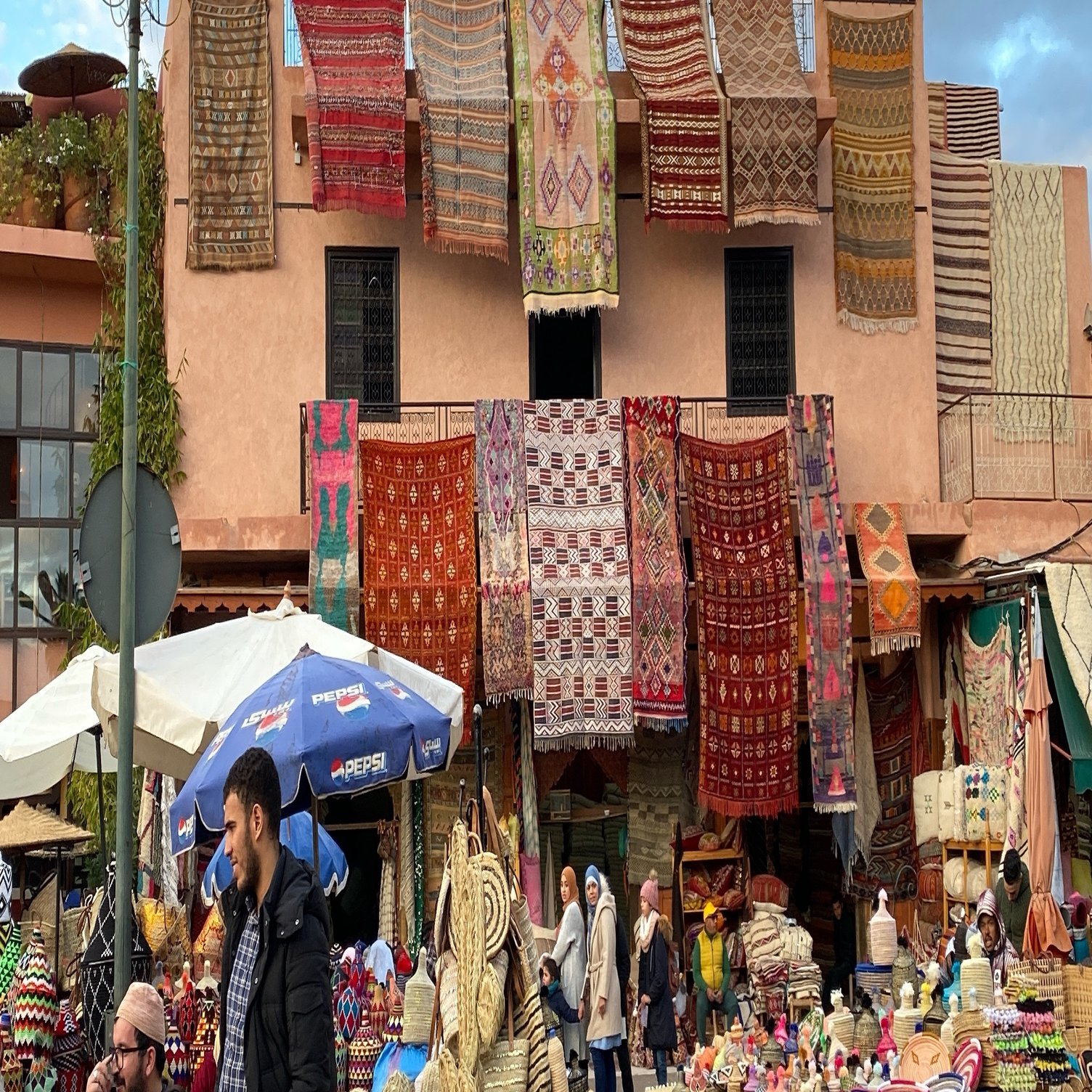 モロッコ絨毯の交渉術【マラケシュ編】｜フードトラベラーこやん