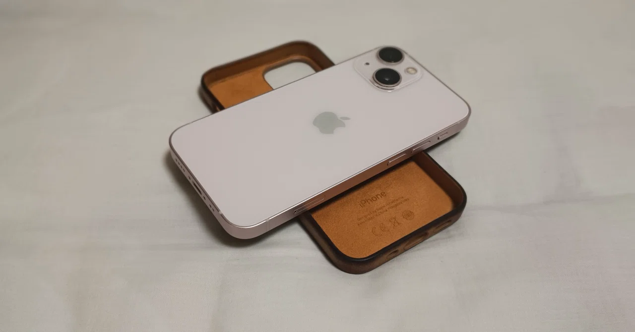 小型スマホの終着点】iPhone 13miniを使い倒す｜ステラのアトリエ