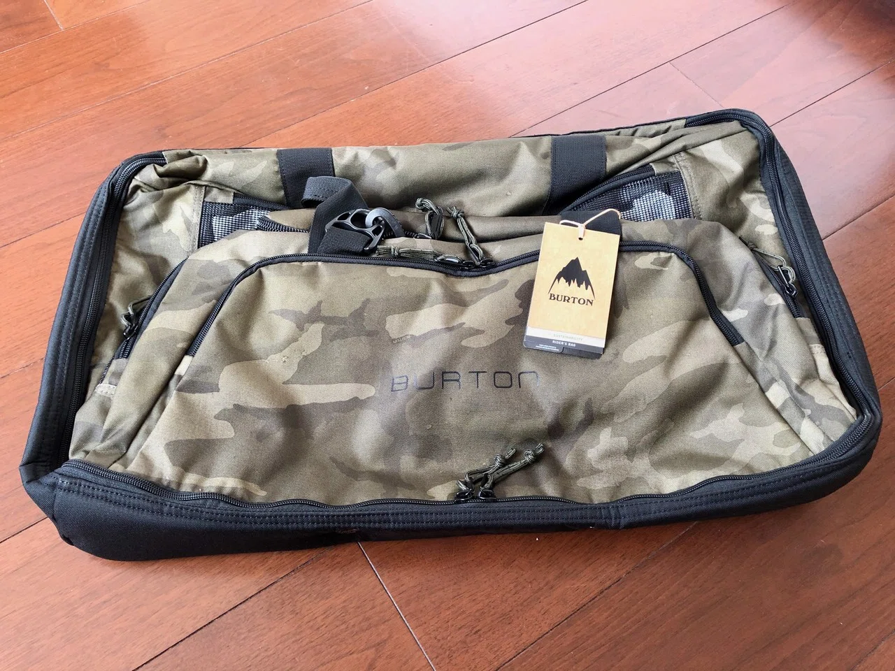濡れた荷物もどんとこい！大容量Burton Rider's Duffel Bagで出かけ