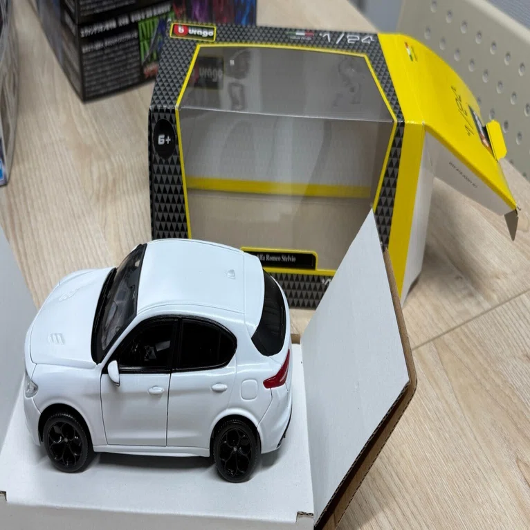 ダイキャストモデルをリペイント（制作代行）｜Nerima Base - ネリマベース
