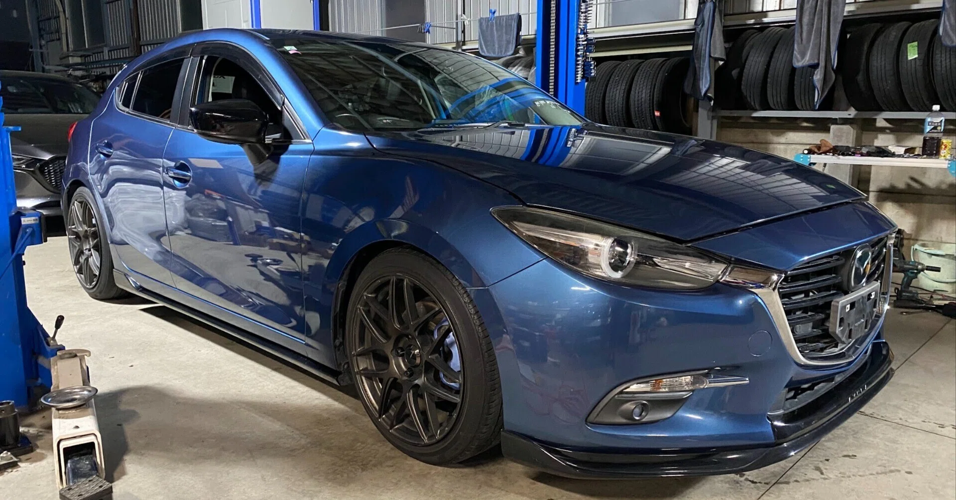 マツダ アクセラ：車高調整｜Weekend Garage & Cars Life