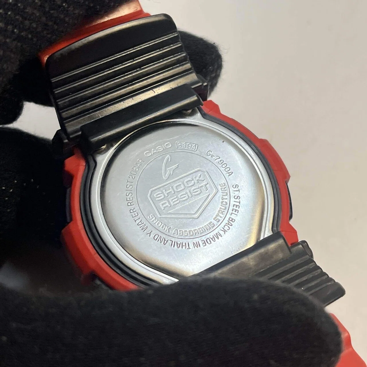 レビュー】タフネスの象徴、G-SHOCK「G-7900A-4」。プロ仕様の機能美を 